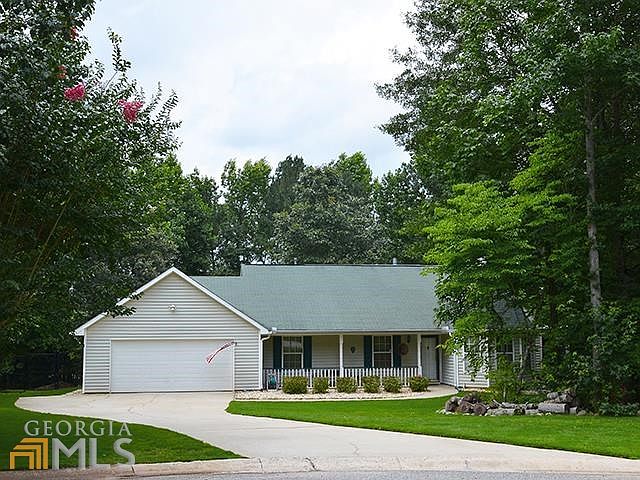 1st image of 4 Nanette Dr