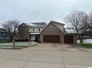 4467 Stone Haven Dr, Bettendorf, IA 52722