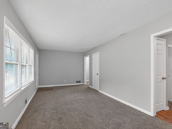 4th image of 2416 Meadow Park Dr SW