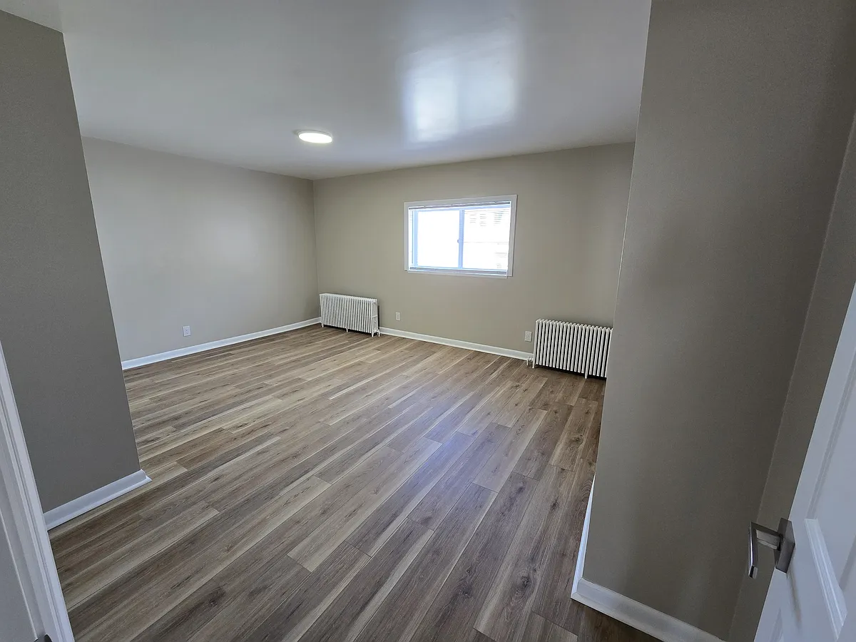Building Photo - 32 Bucyrus St #2