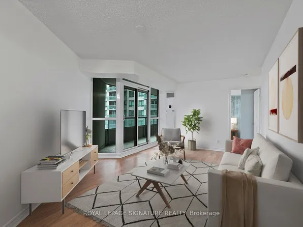 19 Grand Trunk Cres #801, Toronto, ON M5J 3A3