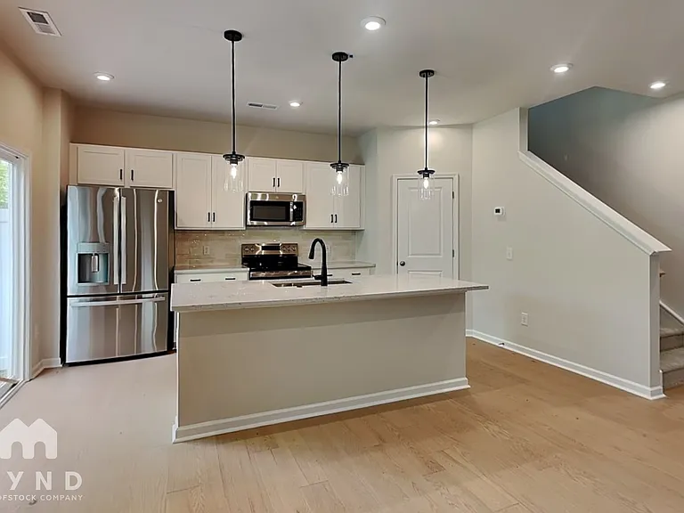 6005 Longar Ln #- — Photo 4