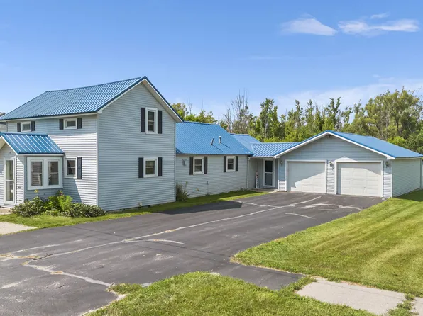 615 Duncan Ave, Cheboygan, MI 49721