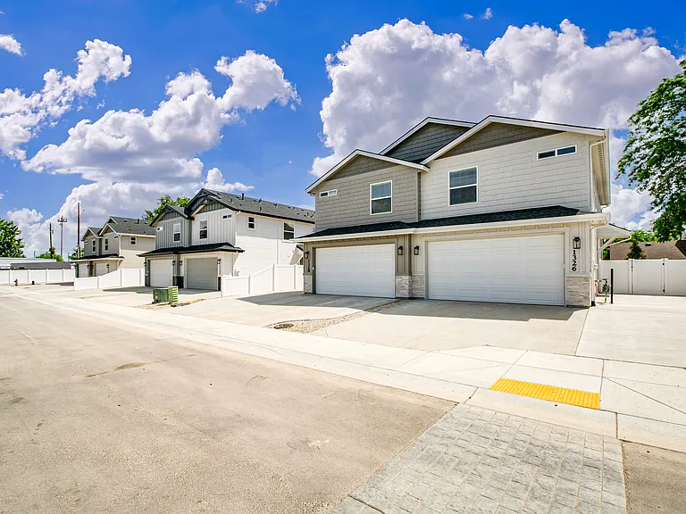 1326 N Meridian Rd — Photo 31