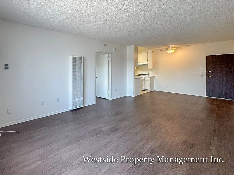 6253 Lankershim Blvd. — Photo 2