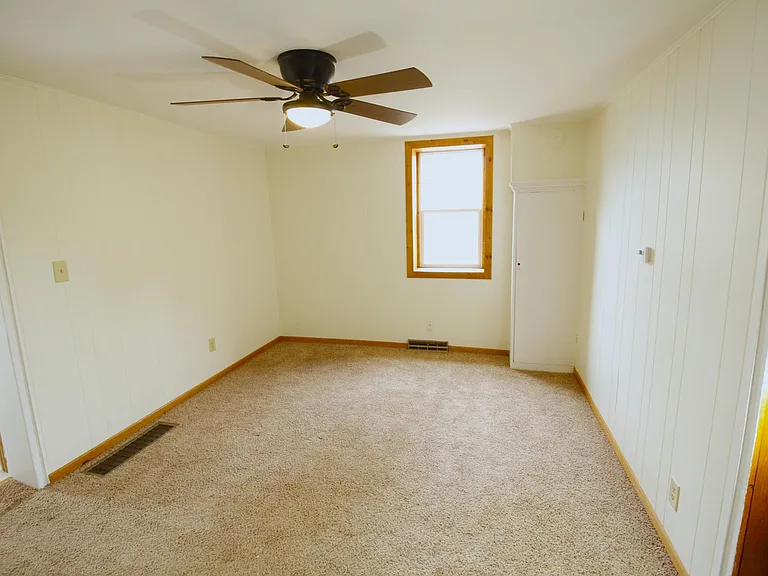 Livingroom alternate view