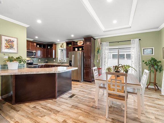 4th image of 721 Oriental Ct