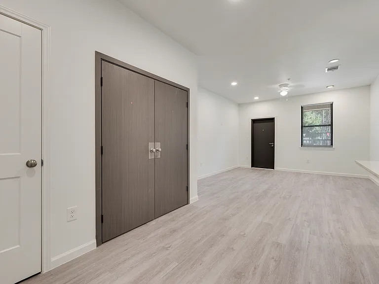 Bernice St — Photo 12
