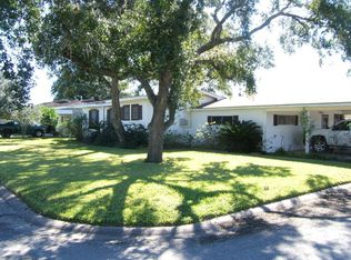 507 W Heard St, Refugio, TX 78377