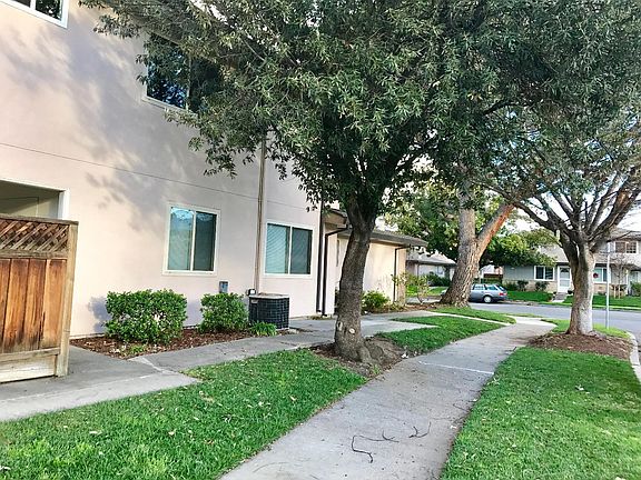 3rd image of 1277 Bouret Dr Unit 3