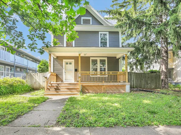 604 W Healey St, Champaign, IL 61820