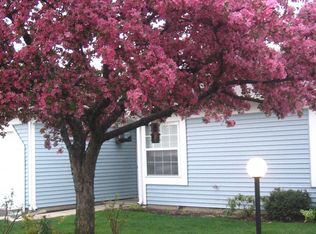 1201 Clematis Dr, Streamwood, IL 60107