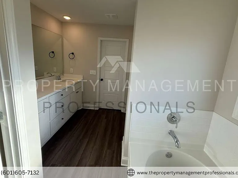 571 Patrick Farms Dr — Photo 20