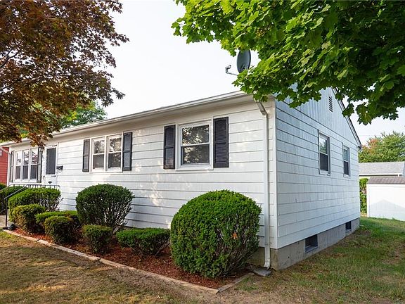 4th image of 391 Harrington Ave