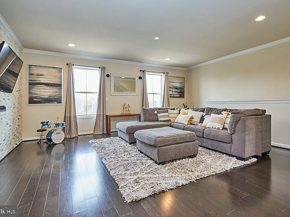 5th image of 6737 Pinchot Ln