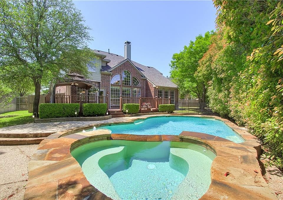 1st image of 2400 Warwick Cir