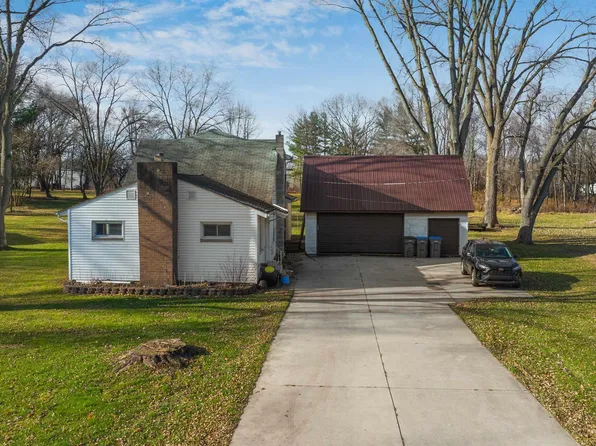 921 Georgia Rd, Goshen, IN 46528