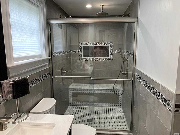 2nd image of 826 Elda Ln