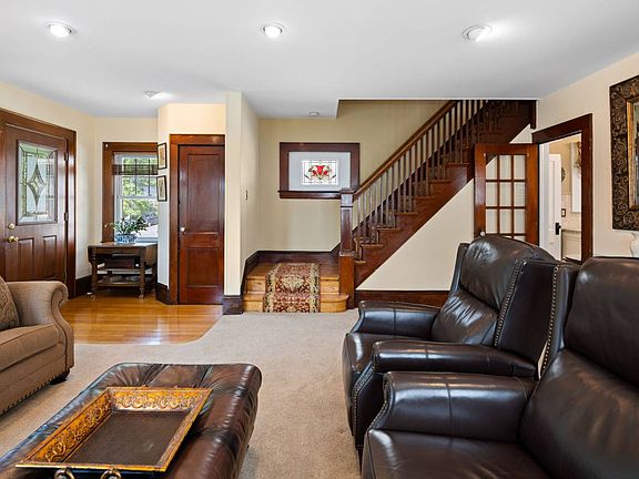 3rd image of 91 Norden St