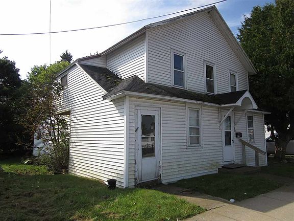 2nd image of 321 Oak St