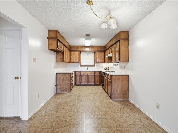 3rd image of 2102 78th St