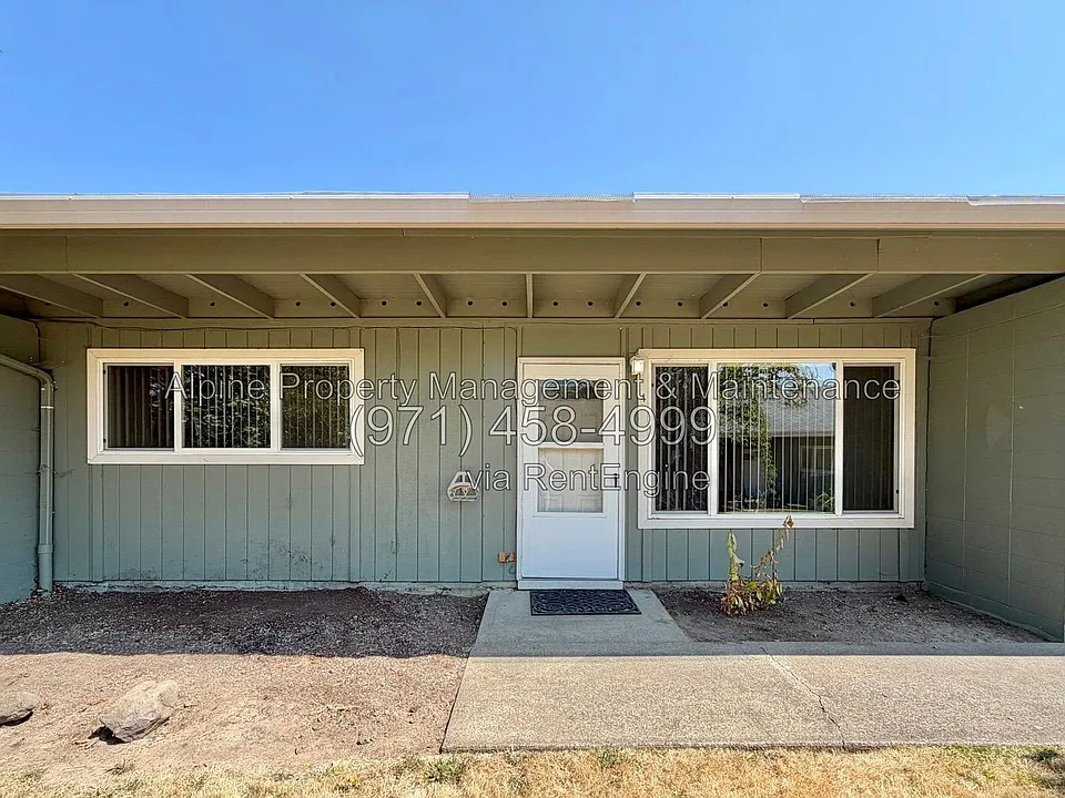925 NW Joy Ave #4