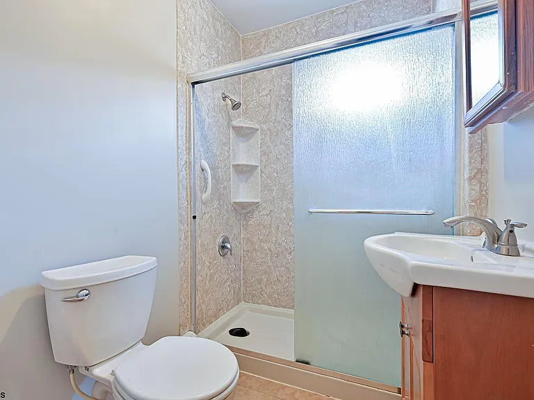 126 N Harvard Ave — Photo 18