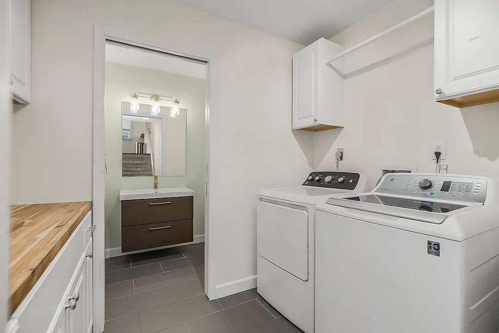 3 bed, 1592 sqft, $2,900 — Photo 3