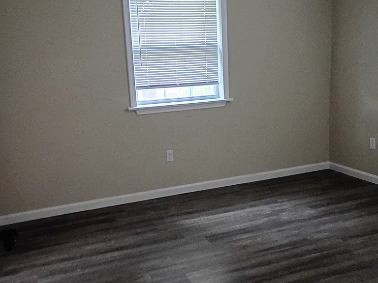 104 Kenton Ave — Photo 11