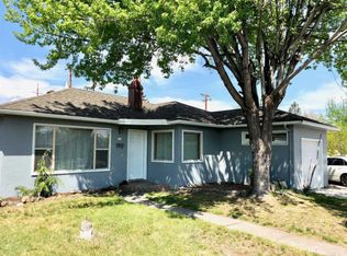 715 SW 12th St, Redmond, OR 97756