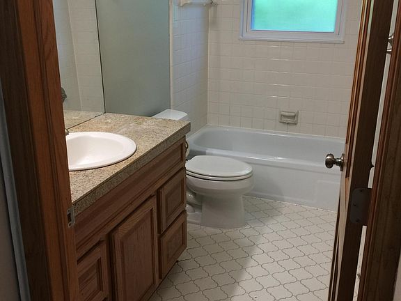 5th image of 21348 Waldron St