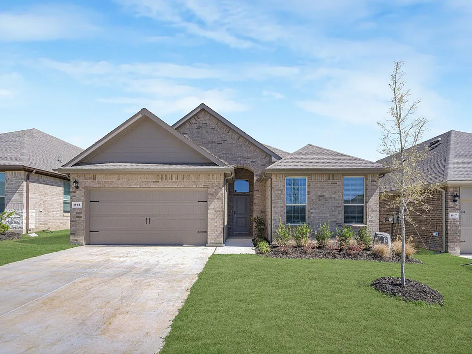 813 Hollyn Dr