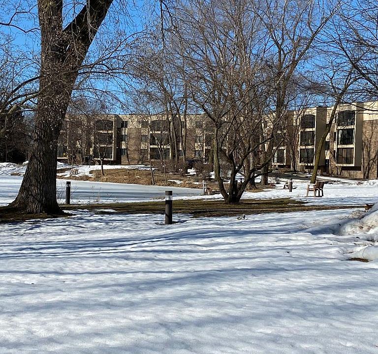1st image of 20 Windsor Ln APT 112A