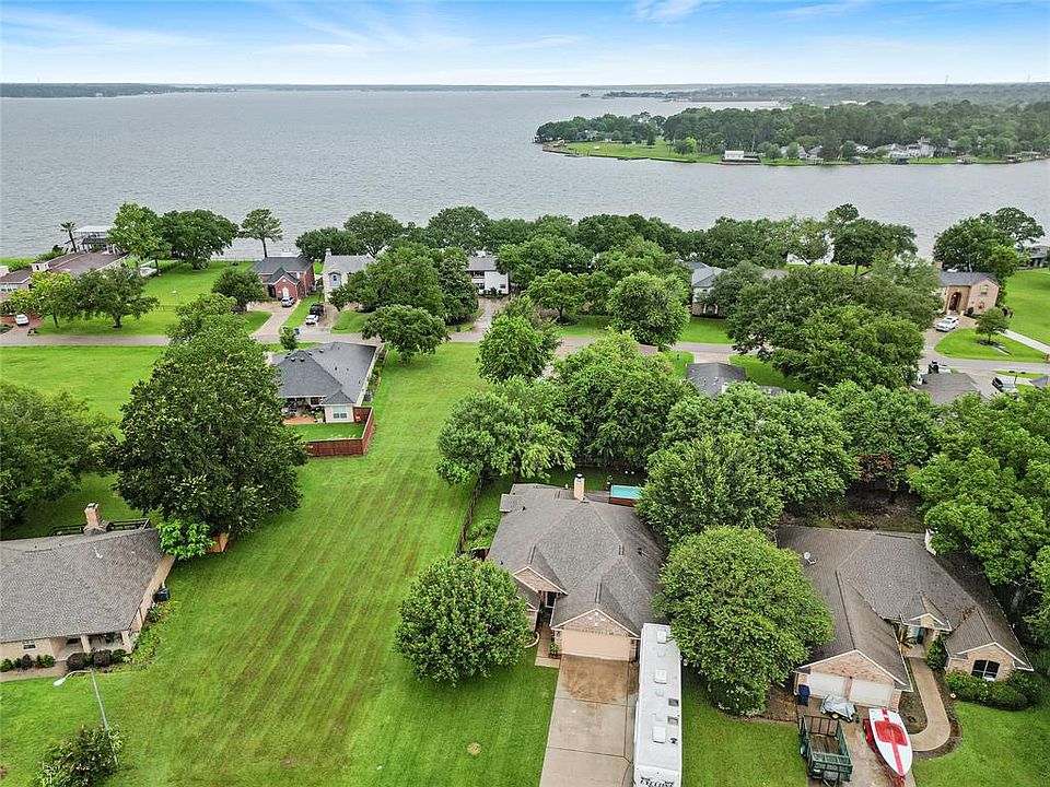 9711 Twin Shores Dr, Willis, TX 77318 MLS 61400012 Zillow