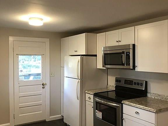 4th image of 589 Nahatan St
