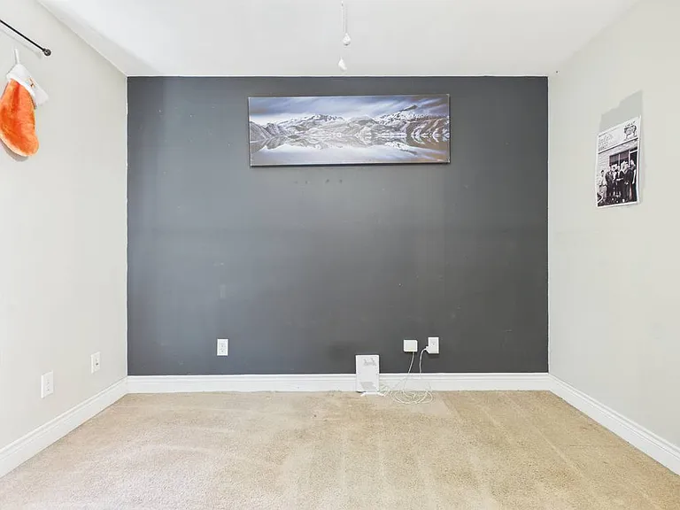 604 S Main St — Photo 18