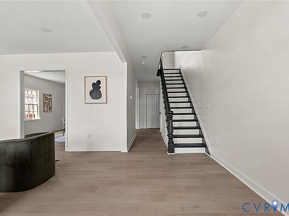 4th image of 2426 Venable St
