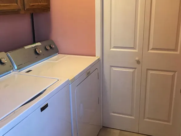 15653 Deloof St, East Lansing, MI 48823