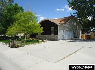 213 Bluebonnet Cir, Rock Springs, WY 82901
