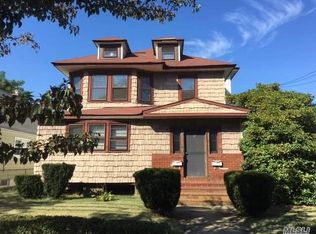97 Roslyn Rd, Mineola, NY 11501