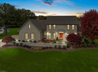 1365 Fox Den Trl, Canfield, OH 44406