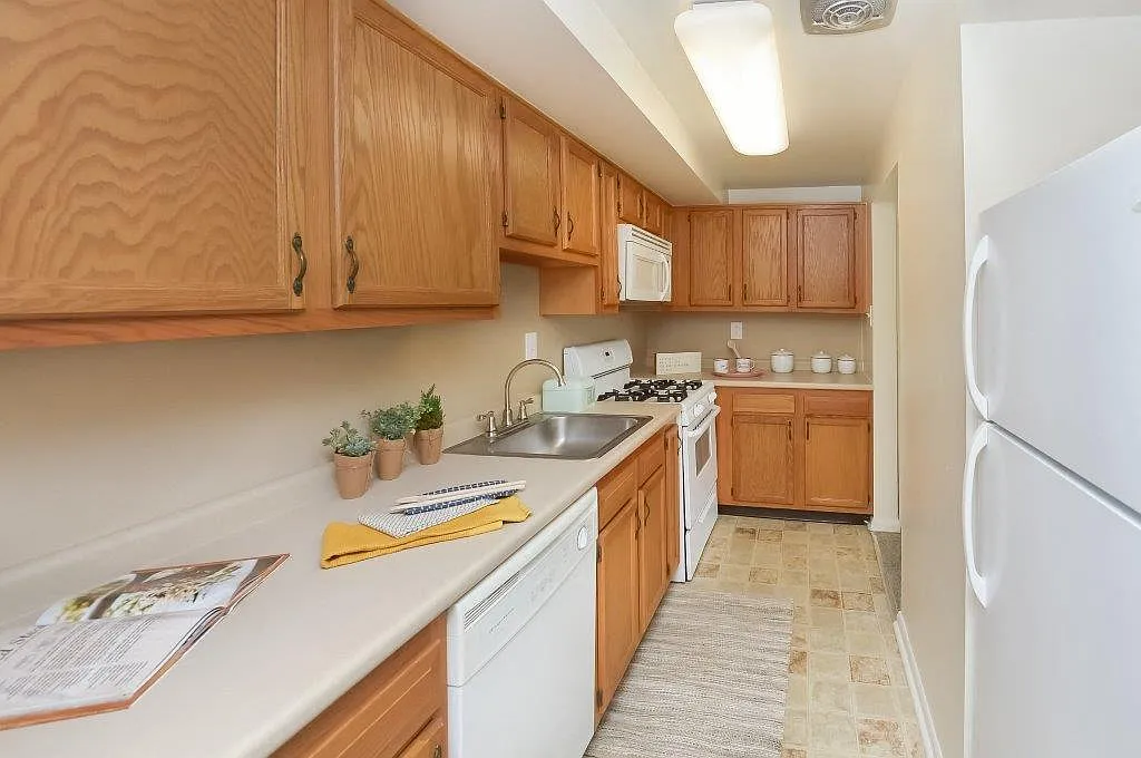 Strafford Station Apartment Homes — Photo 3