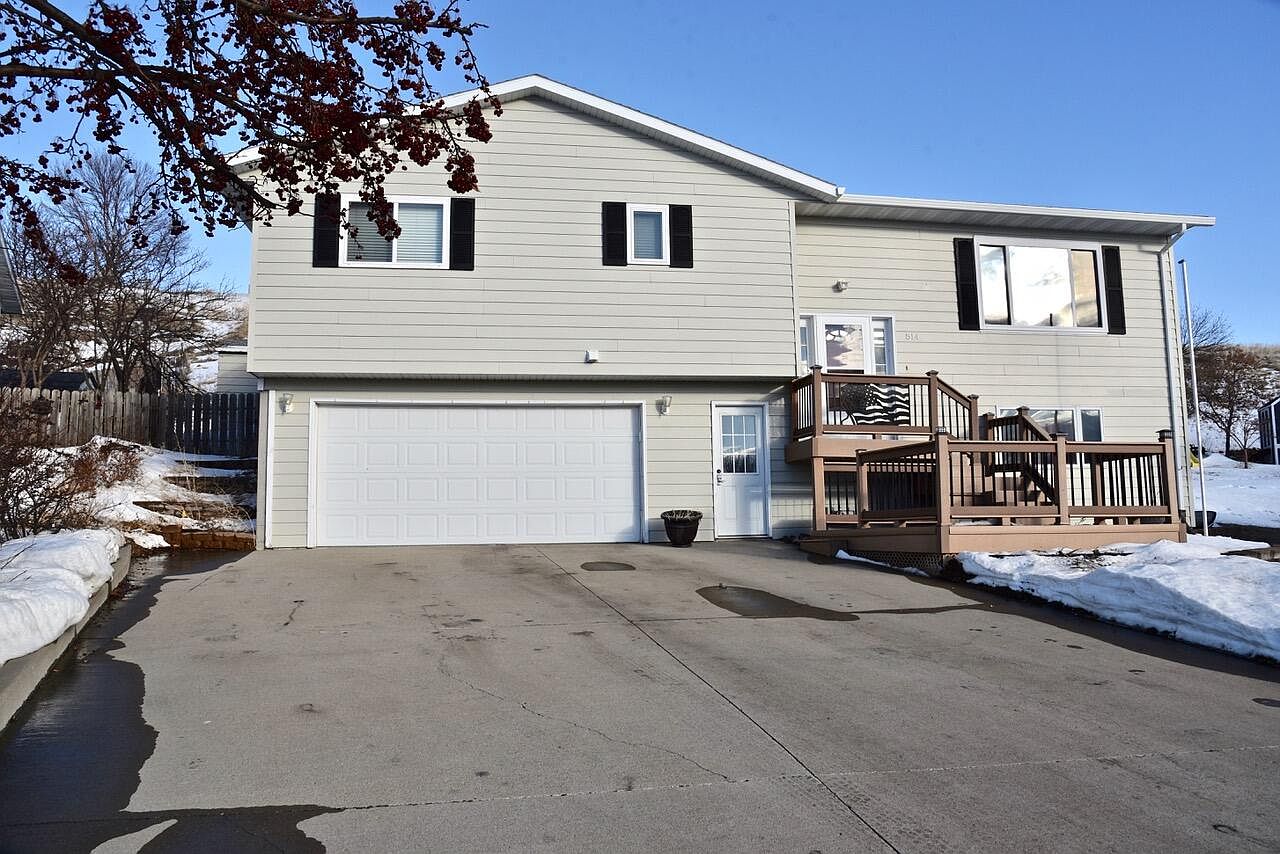 514 Country Dr, Pierre, SD 57501 Zillow
