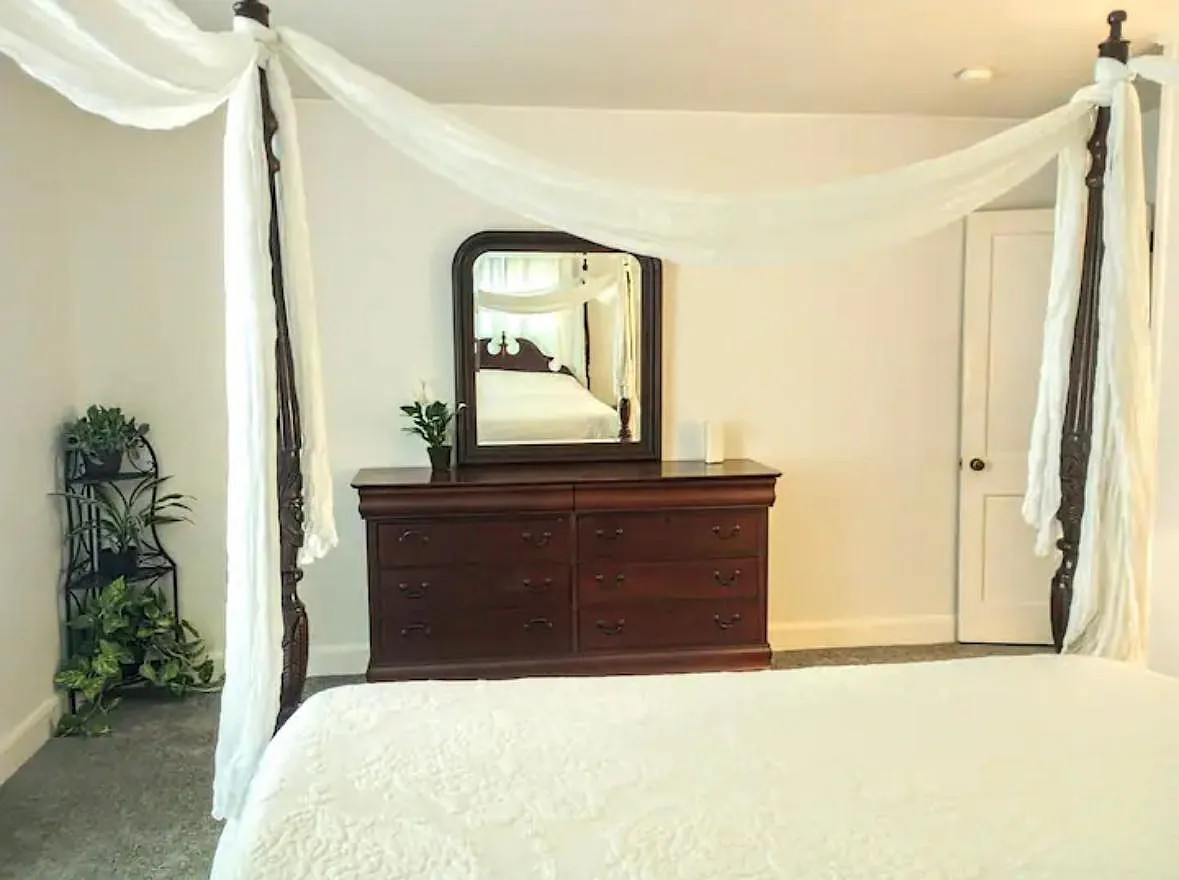4 bed, 2297 sqft, $2,900 — Photo 3