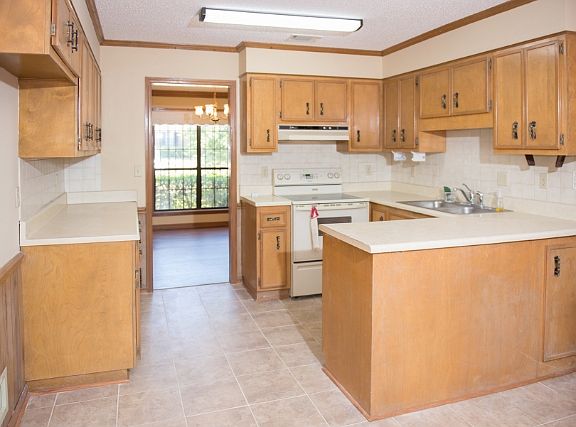 2nd image of 2648 Portsmouth Pl