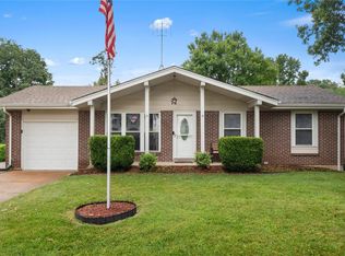 72 Smoke Tree Dr, Fenton, MO
