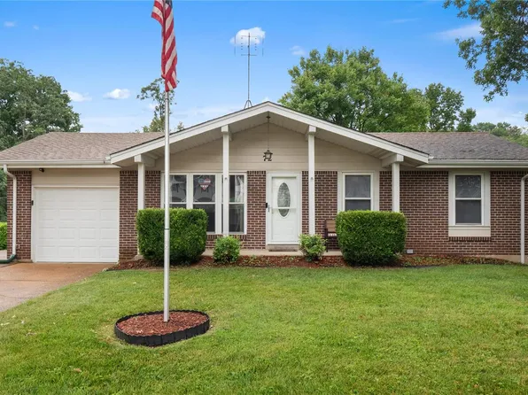 72 Smoke Tree Dr, Fenton, MO 63026