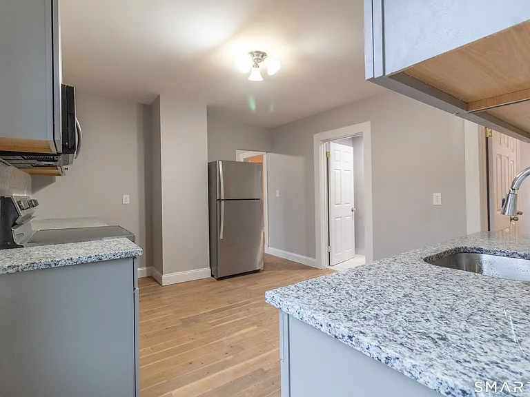 27-29 York St #2 — Photo 5