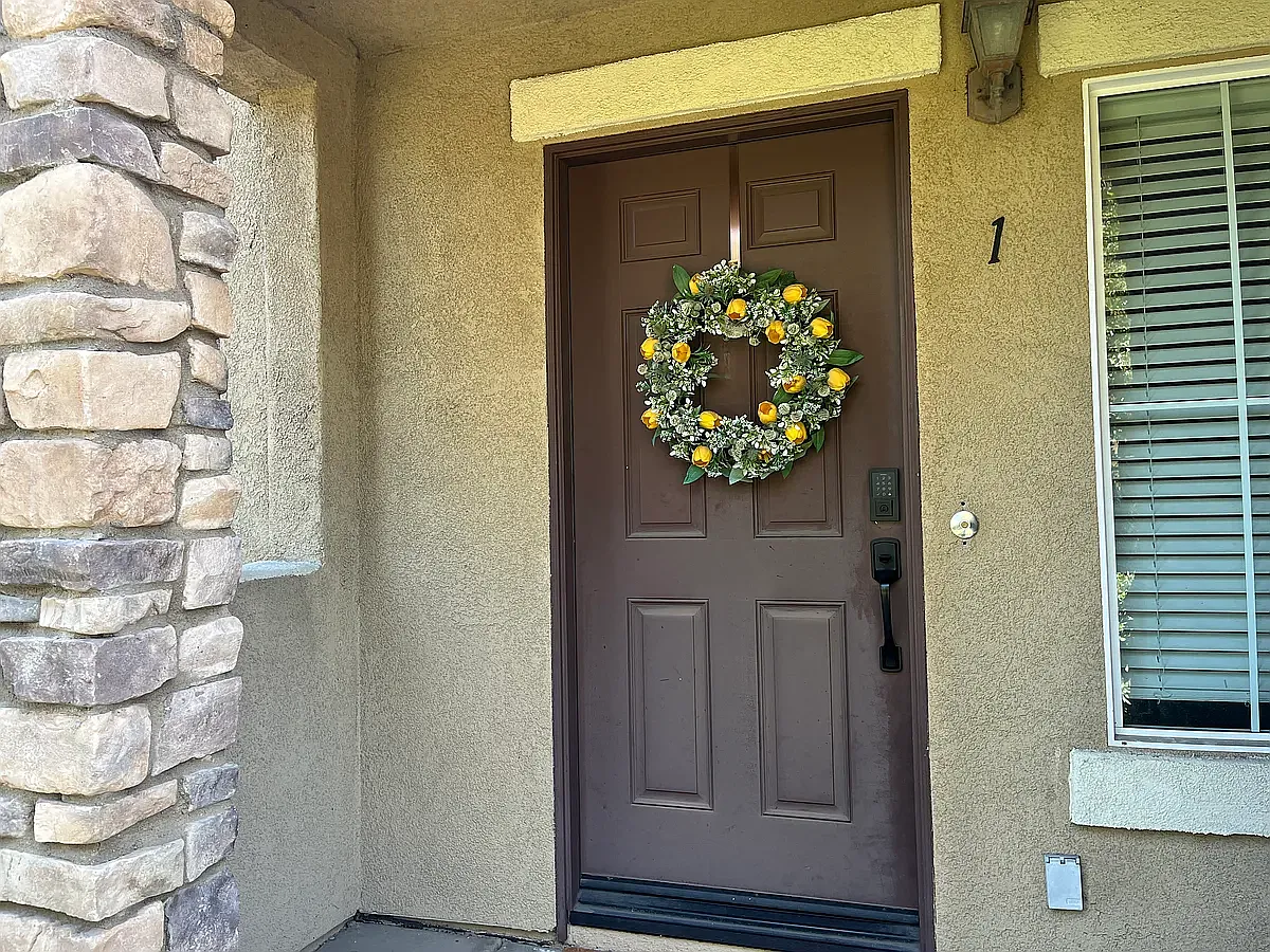 4 bed, 1733 sqft, $4,350 — Photo 2