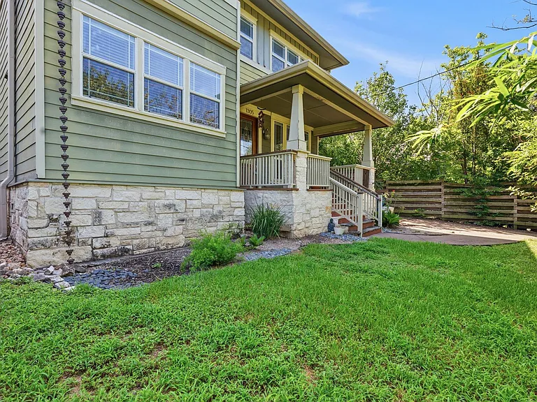 1305 Cometa St — Photo 28